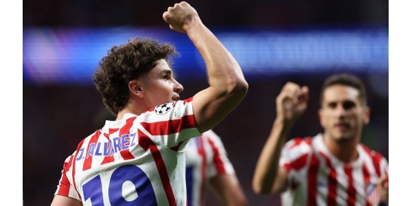 Julián Álvarez behoudt een rationele houding ten opzichte van een transfer naar FC Barcelona Julián Álvarez behoudt een rationele houding ten opzichte van een transfer naar FC Barcelona